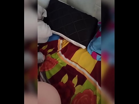 ❤️ 我的室友一個人呆在家裡，因為她的丈夫去度假了，我趁機操她，給她灌奶 ❤ 自製色情 在我們 ️❤